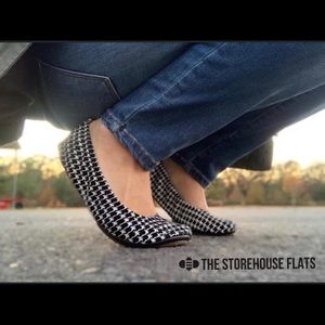 Houndstooth Storehouse Flats size 8